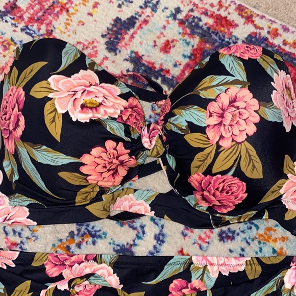 Floral bikini - Picture 2 of 4